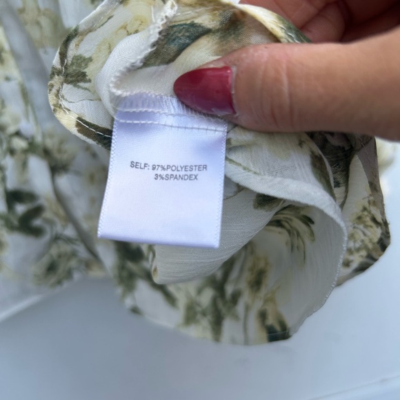 Rose + Olive Blouse Top Women L Floral Button Up Gauzy Lightweight Coastal - Picture 5 of 10